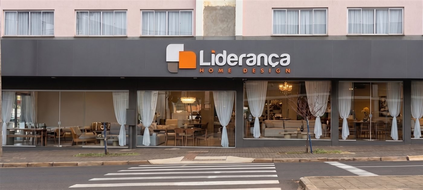Fachada e vitrines da Liderança Home Design